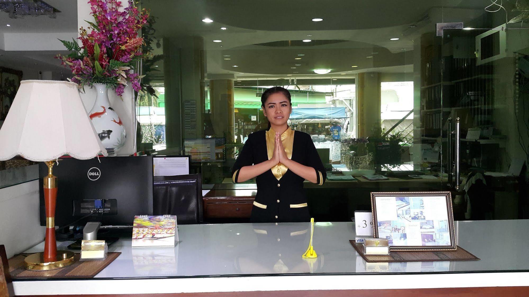 The Privi Suites Pattaya Buitenkant foto