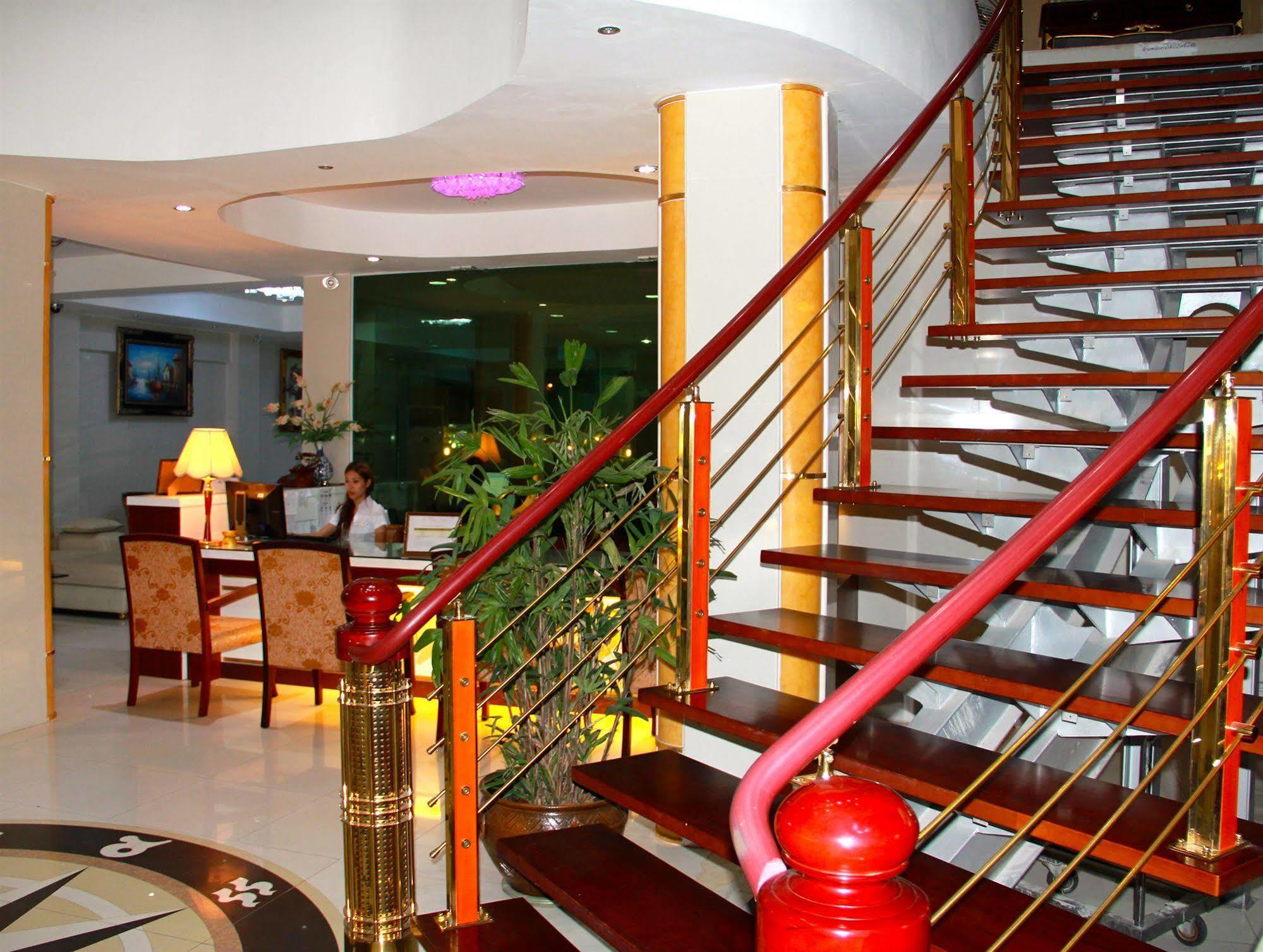 The Privi Suites Pattaya Buitenkant foto
