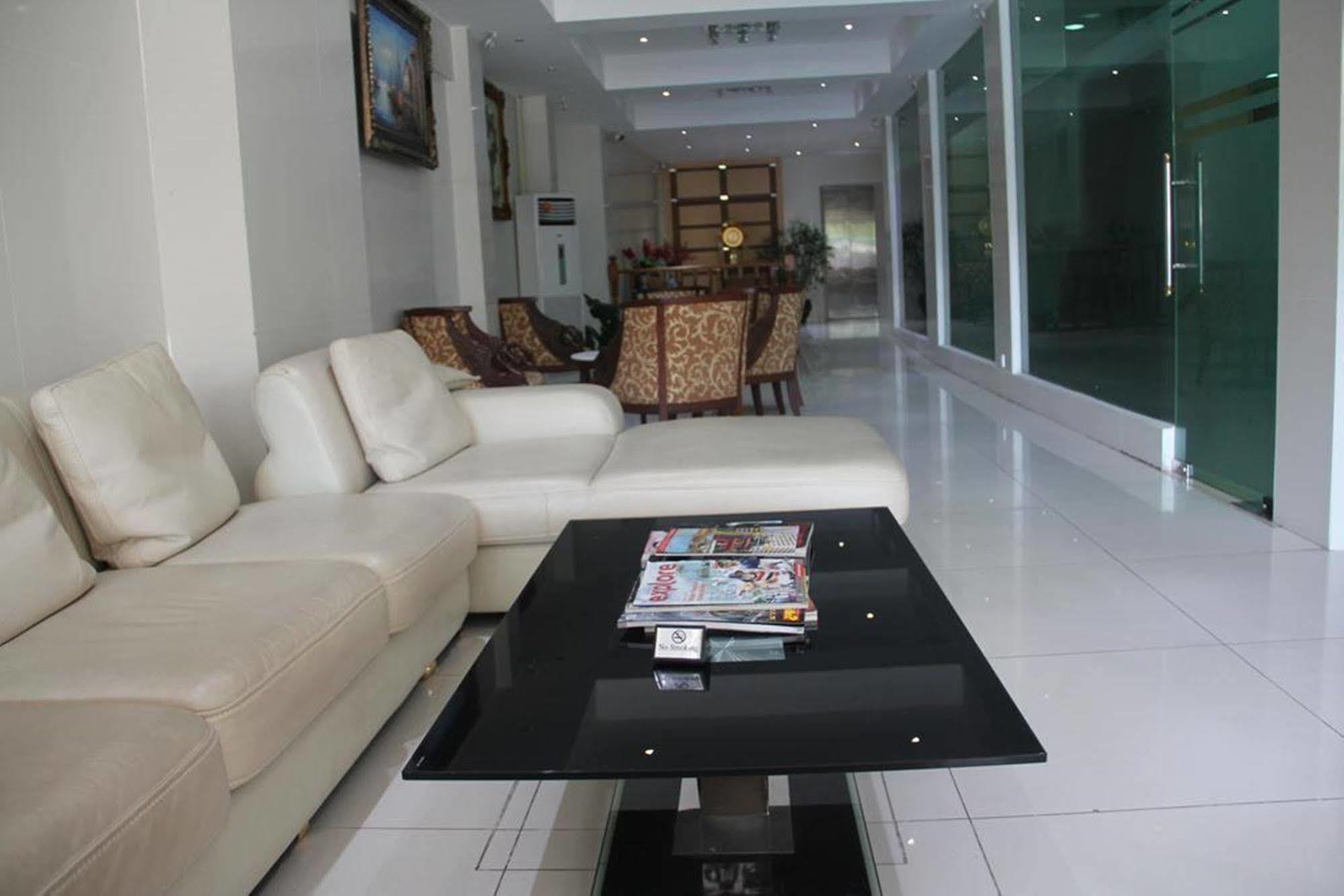 The Privi Suites Pattaya Buitenkant foto